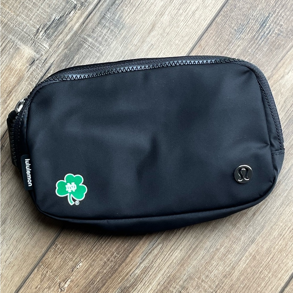 Notre Damn Lululemon belt bag sold exclusively at Notre Damn bookstore. NWT